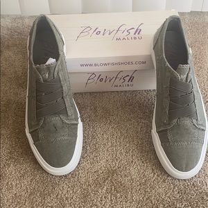 Women’s Slip-On Shoes